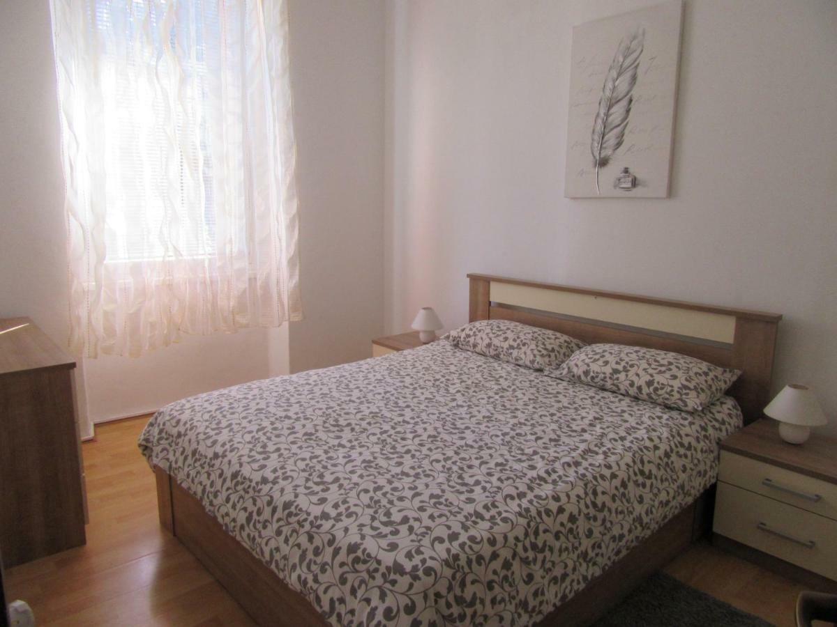 Apartment Eva Пула Екстериор снимка